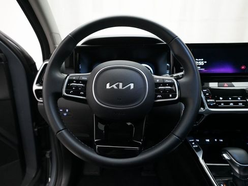 Certified 2023 Kia Sorento SX image 4