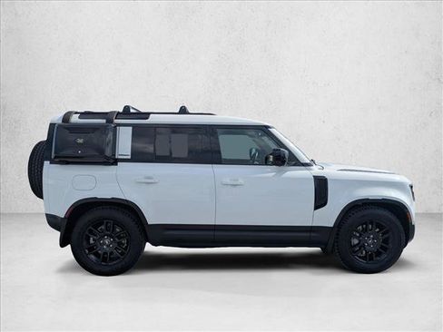 Used 2025 Land Rover Defender 110 S AWD/4WD image 4