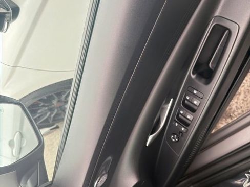 Used 2023 Hyundai Elantra SEL w/ Cargo Package image 9