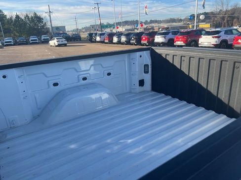 Used 2025 Chevrolet Silverado 1500 LT image 40