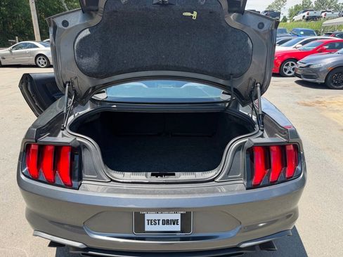 Used 2018 Ford Mustang Coupe RWD image 8