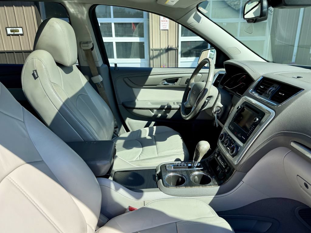 Used 2016 GMC Acadia SLT w/ Premium Edition FWD image 21