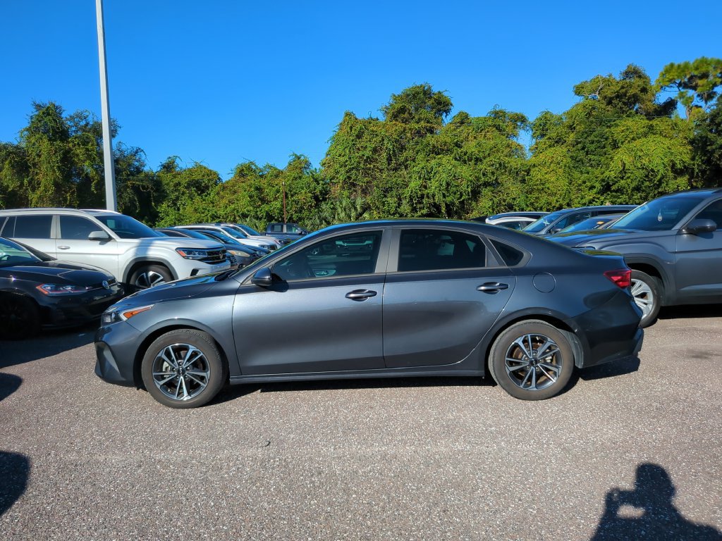 Used 2024 Kia Forte LXS w/ LXS Technology Package FWD image 5