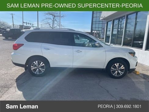 Used 2017 Nissan Pathfinder SL image 3