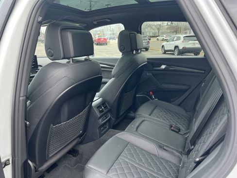 Used 2025 Audi SQ5 Premium Plus w/ Premium Plus Package image 7