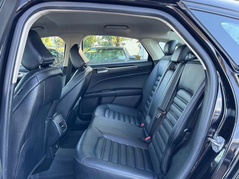 Used 2020 Ford Fusion SEL image 18