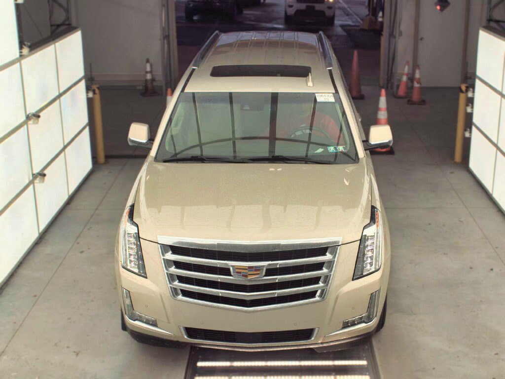 Used 2015 Cadillac Escalade ESV Premium AWD/4WD image 3