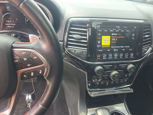 Used 2021 Jeep Grand Cherokee Trailhawk w/ Trailhawk Luxury Group AWD/4WD image 7