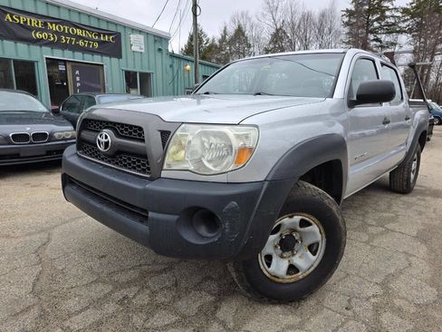 Used 2011 Toyota Tacoma V6 4x4 4dr Double Cab 5.0 ft S image 3