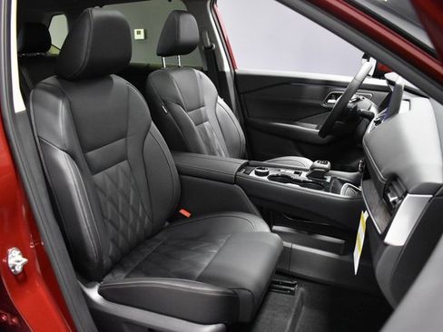 New 2026 Nissan Rogue Platinum image 14