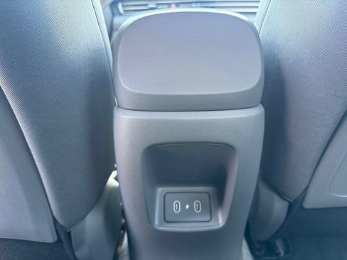 Used 2025 Hyundai Elantra SEL FWD image 19