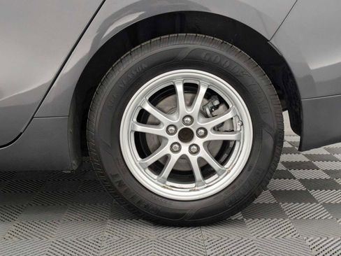 Used 2018 Toyota Prius One image 14