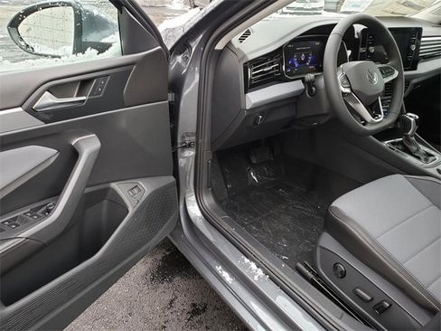 New 2026 Volkswagen Jetta SE image 6