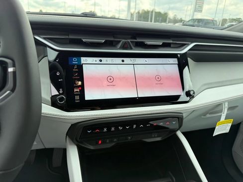 New 2026 Jeep Cherokee Limited image 17