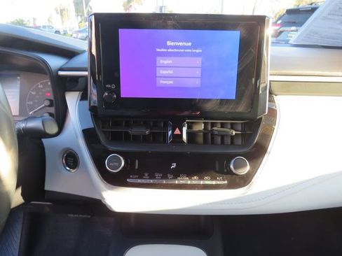 Certified 2025 Toyota Corolla SE w/ Convenience Package image 25