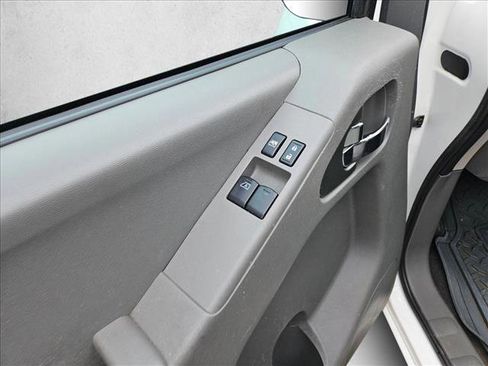 Used 2020 Nissan Frontier S image 10