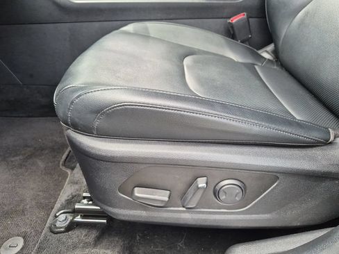 Used 2024 Kia Sportage EX FWD image 17