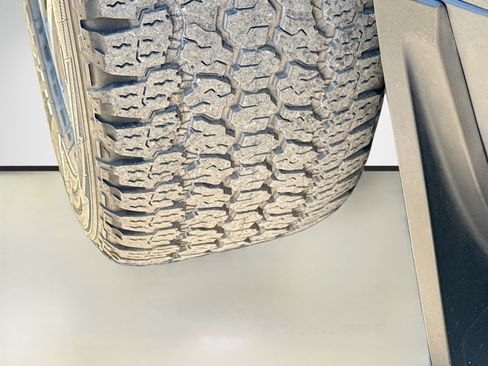 Used 2020 Land Rover Defender 110 HSE image 43