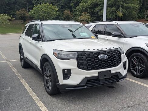 Certified 2025 Ford Explorer ST-Line w/ Premium Package AWD/4WD image 1