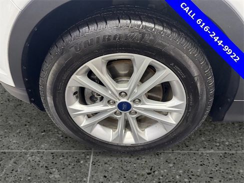 Used 2018 Ford Escape SE image 24