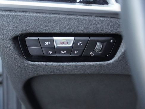 Certified 2025 BMW 330i Sedan RWD image 13