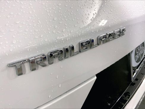 Used 2026 Chevrolet TrailBlazer LT w/ Driver Confidence Package image 8