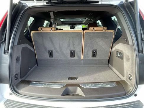 Used 2023 Cadillac Escalade Premium Luxury image 10