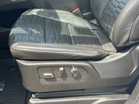 Used 2021 Cadillac Escalade Sport Platinum AWD/4WD image 18