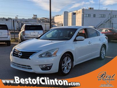 Used 2014 Nissan Altima 2.5 SL w/ Moonroof Package