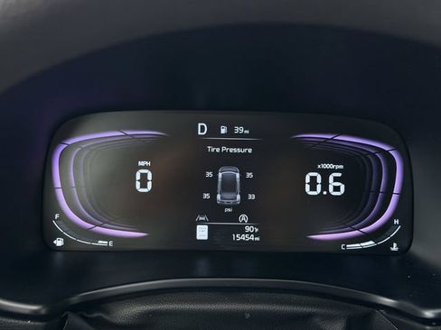 Used 2025 Kia Soul LX w/ LX Technology Package FWD image 14
