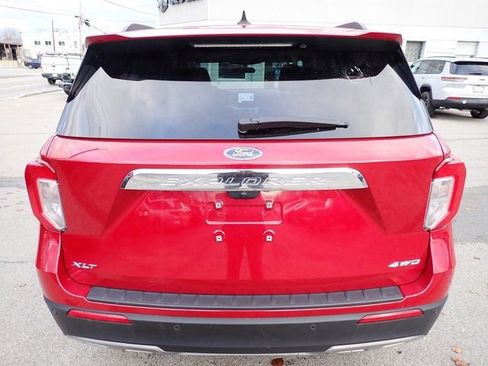 Used 2023 Ford Explorer XLT w/ Equipment Group 202A image 4