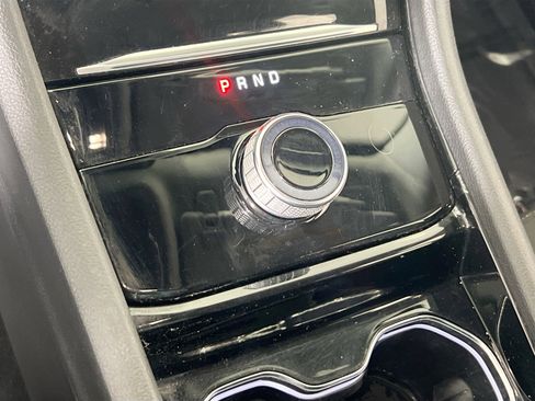 Used 2023 Jeep Grand Cherokee Laredo image 16