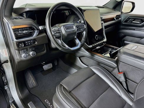 Used 2025 GMC Yukon XL Denali AWD/4WD image 7