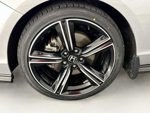 Used 2025 Honda Accord Sport image 11