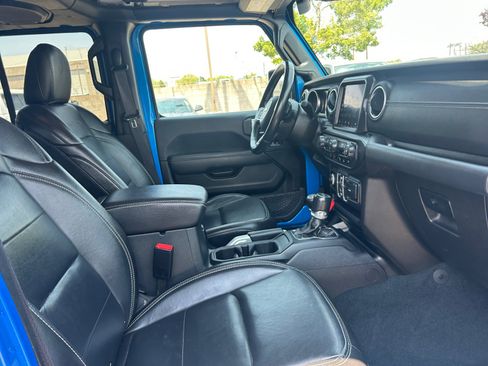Used 2022 Jeep Wrangler Unlimited Sahara w/ Safety Group AWD/4WD image 19