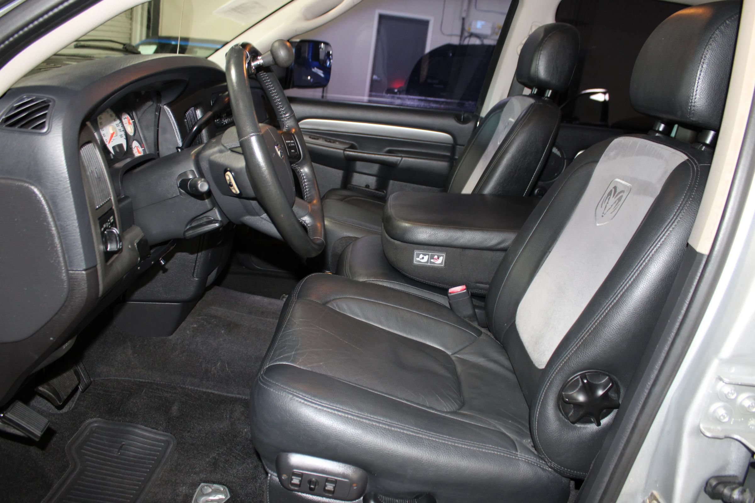 Used 2005 Dodge Ram 2500 Truck SLT RWD image 22
