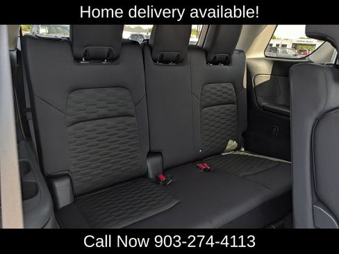 Used 2026 Nissan Pathfinder SV FWD image 31