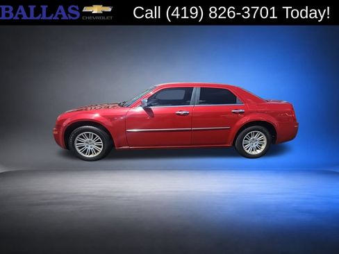 Used 2010 Chrysler 300 Touring Plus RWD image 5