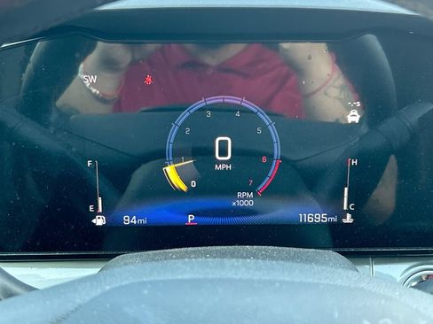 Used 2025 Chevrolet Trax LT w/ LT Convenience Package FWD image 19