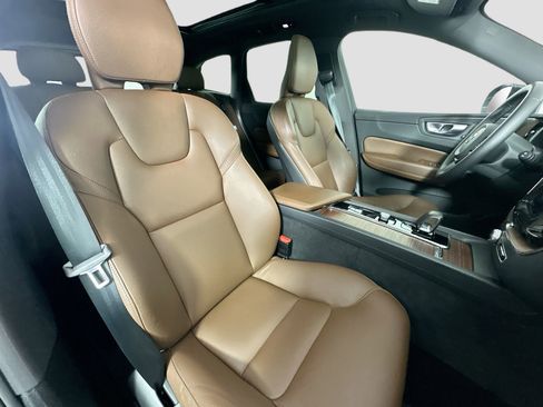 Certified 2023 Volvo XC60 B5 Plus w/ Climate Package image 28