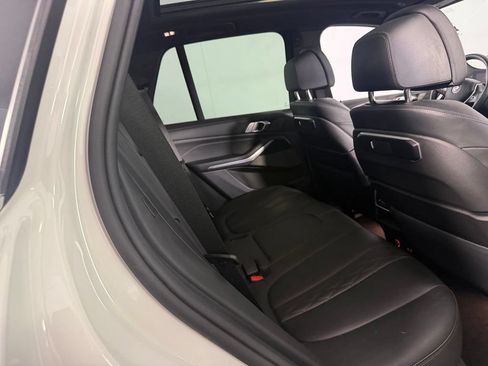 Used 2025 BMW X5 xDrive50e AWD/4WD image 31