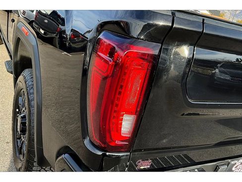 Used 2022 GMC Sierra 3500 Denali w/ Denali Black Diamond Edition image 24