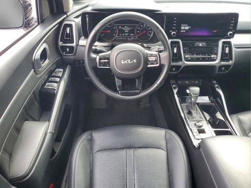 Certified 2022 Kia Sorento SX image 12