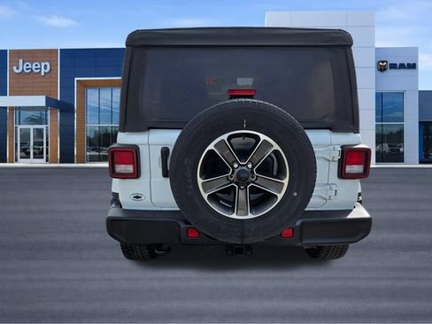 Used 2023 Jeep Wrangler Unlimited Sahara w/ Cold Weather Group AWD/4WD image 3