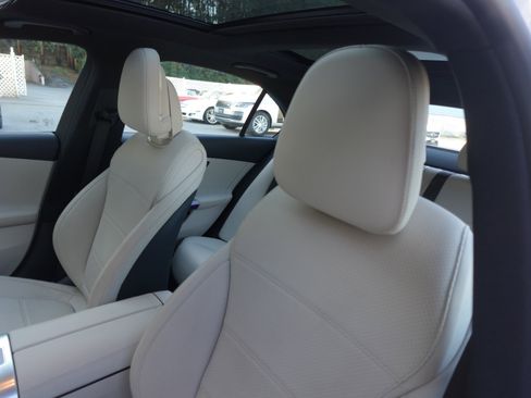 Used 2022 Mercedes-Benz C 300 4MATIC Sedan image 12