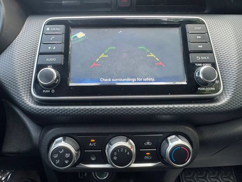 Used 2021 Nissan Kicks S FWD image 19