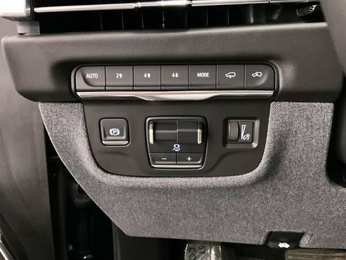 Used 2025 Cadillac Escalade ESV Sport Platinum AWD/4WD image 42