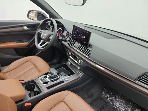 Used 2023 Audi Q5 2.0T Premium w/ Convenience Package AWD/4WD image 18