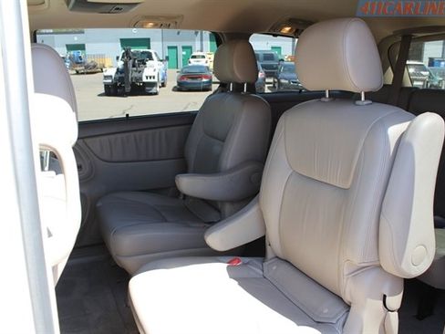 Used 2005 Toyota Sienna XLE Limited AWD/4WD image 25