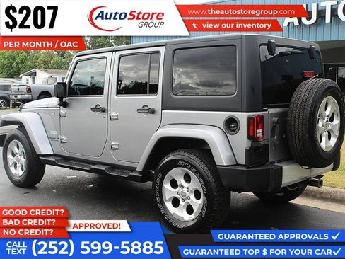 Used 2015 Jeep Wrangler Unlimited Sahara w/ Connectivity Group AWD/4WD image 8